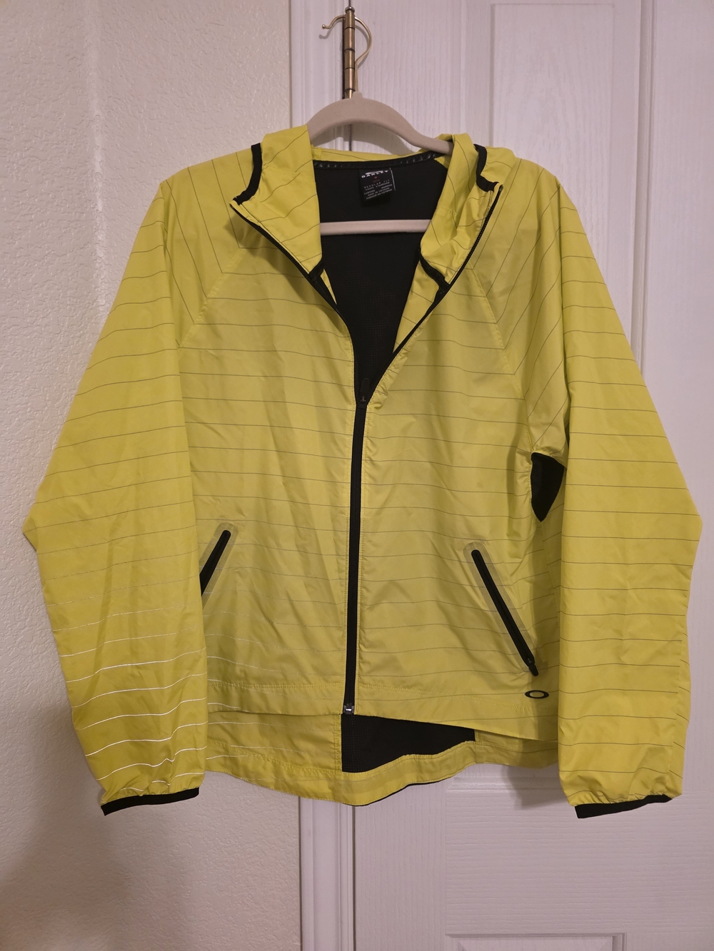 Oakley Unconventional Jacket Laser Yellow Reflective Running Windbreaker -M